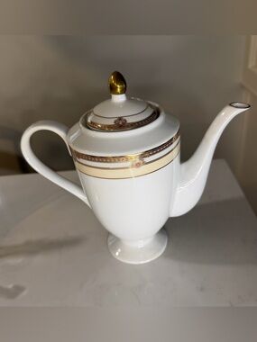White Porcelain Teapot with Gold Trim vintage casa elite